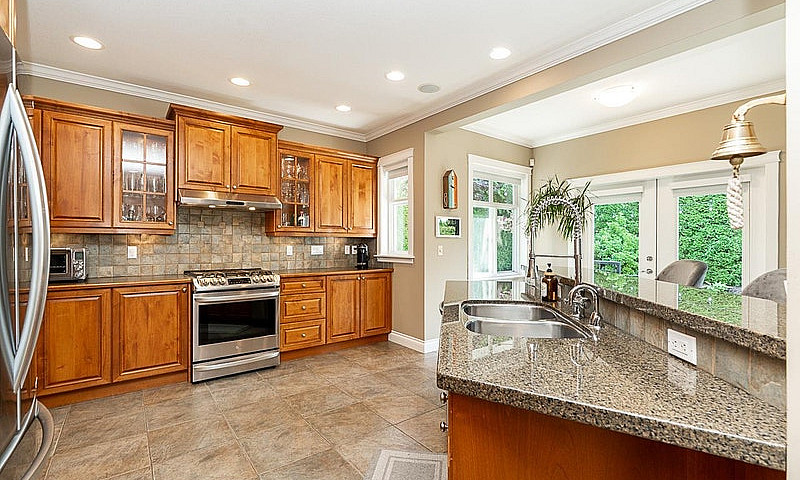 15730 34 Avenue Surr...