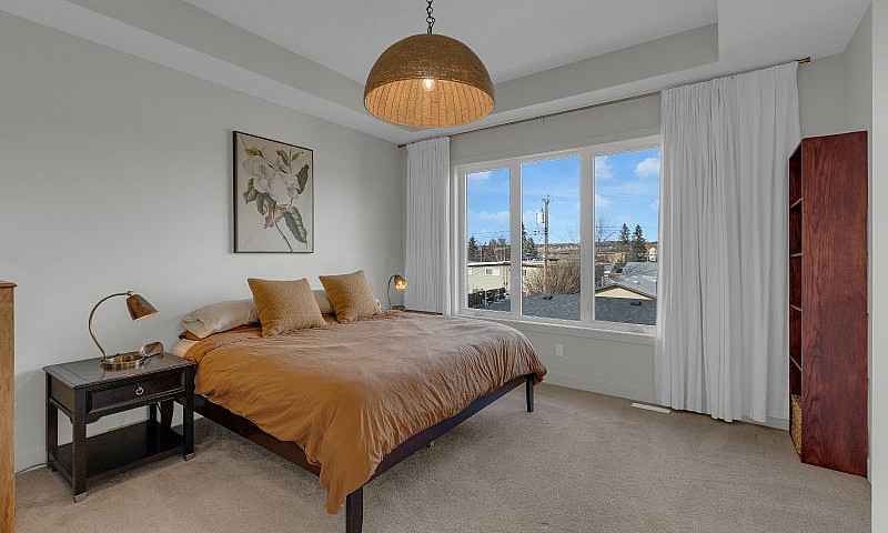 Luxury Bowness Home ...