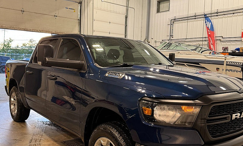 2023 Ram 1500 Crew C...