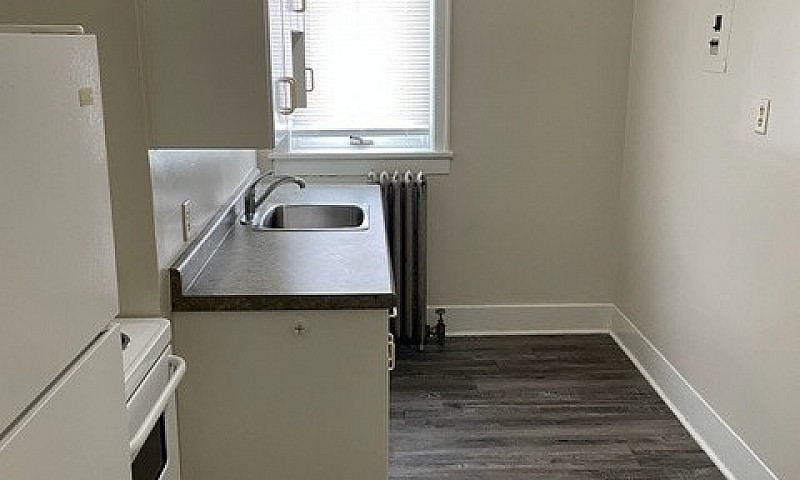558 Sherbrook - 1 Br...