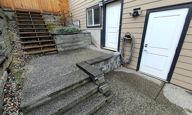 1 Bedroom Basement S...