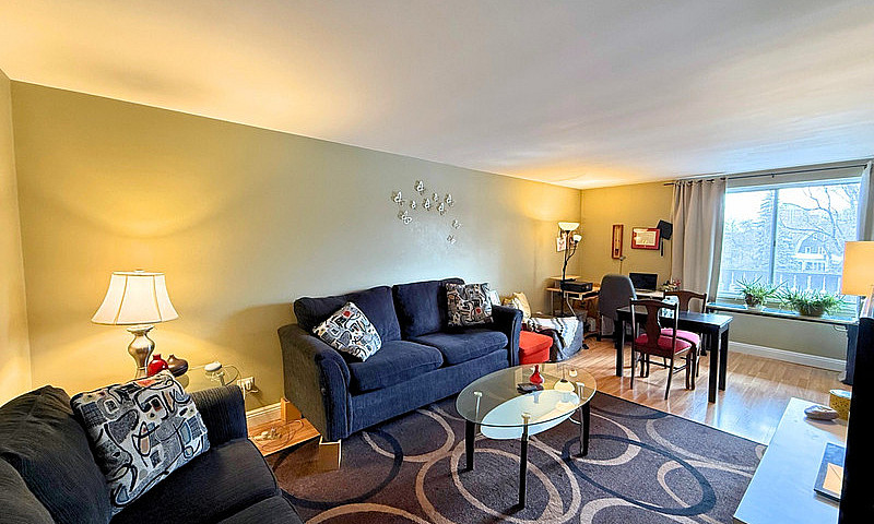 Charming 1Bdrm Condo...