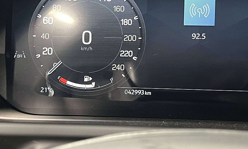 2024 Land Rover Defe...