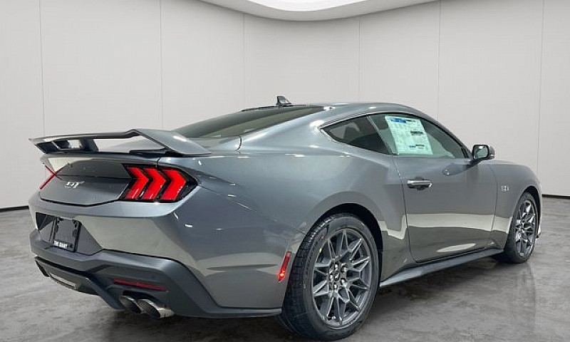 2026 Ford Mustang Gt...