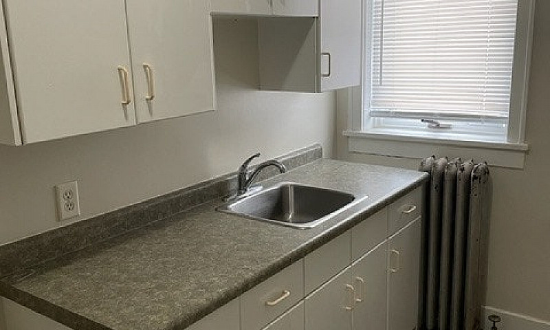 558 Sherbrook - 1 Br...