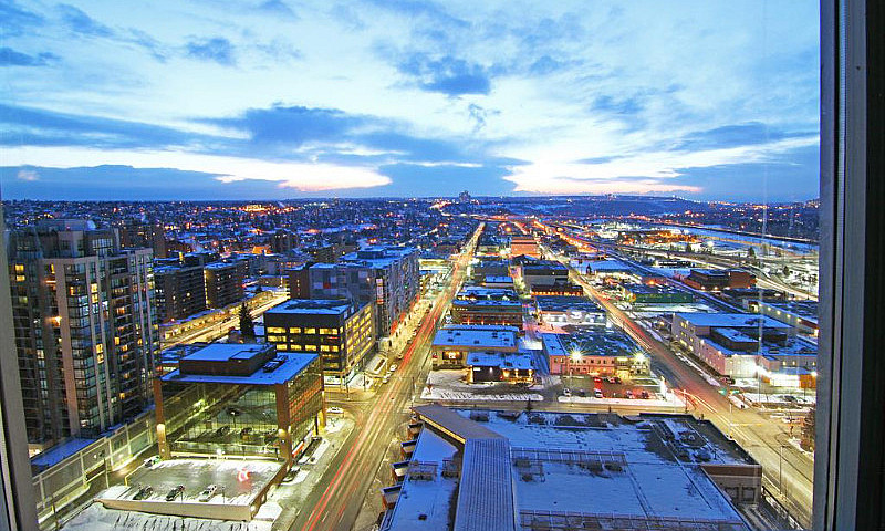 Dt Rooftop Condo 146...