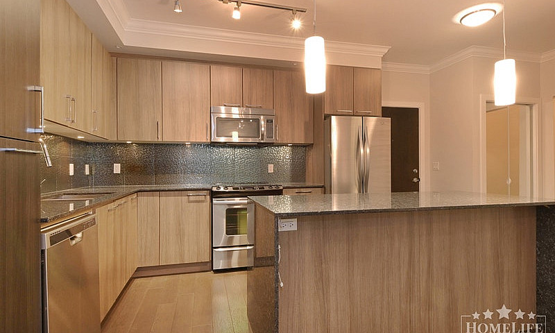 Spacious 2-Bedroom +...