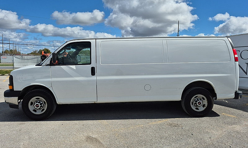 2017 Gmc Savana...