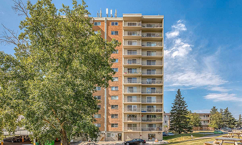 Holly Acres Apartmen...