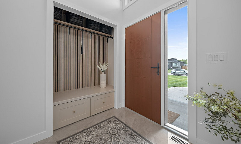 Stunning 5 Bed, 3 Ba...