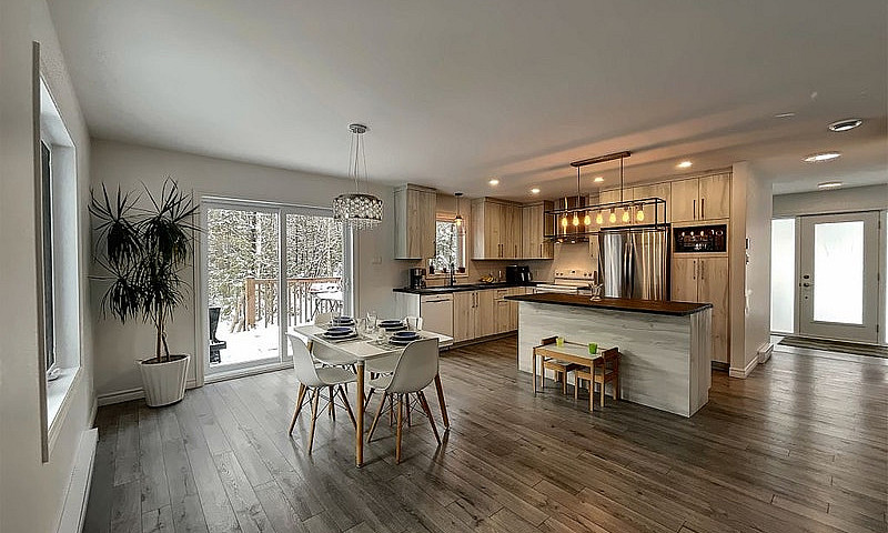 $689,000 - 2 Storey ...