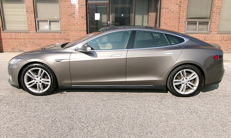 2016 Tesla Model S 9...