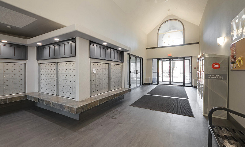 Fantastic Top Floor ...