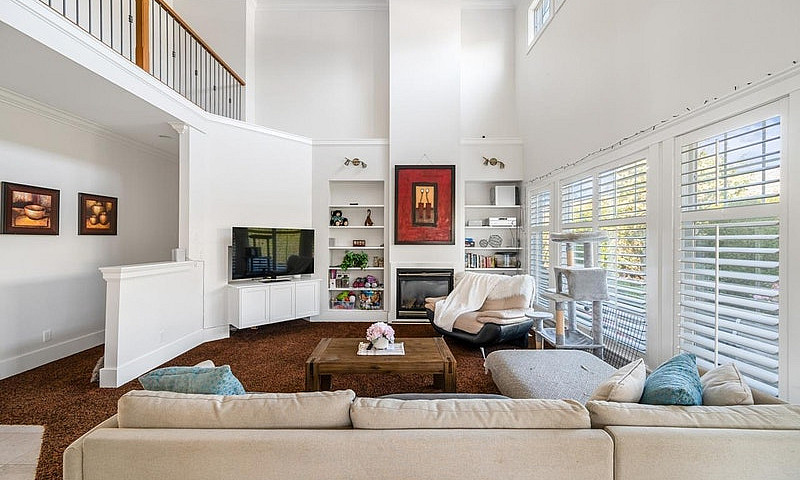 15497 37A Avenue Sur...