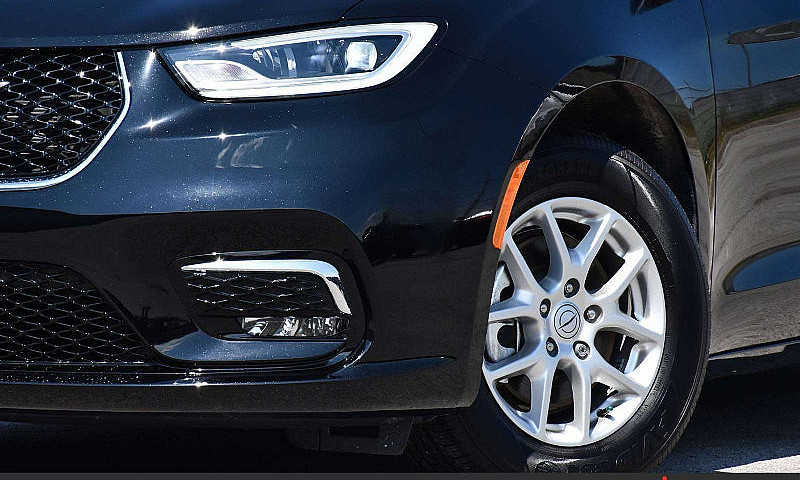 2025 Chrysler Pacifi...