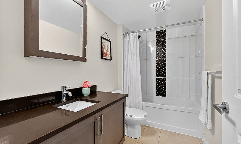 242 Rideau Street #2...