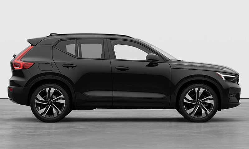 2026 Volvo Xc40...