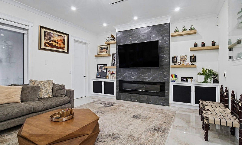 17925 56A Avenue Sur...