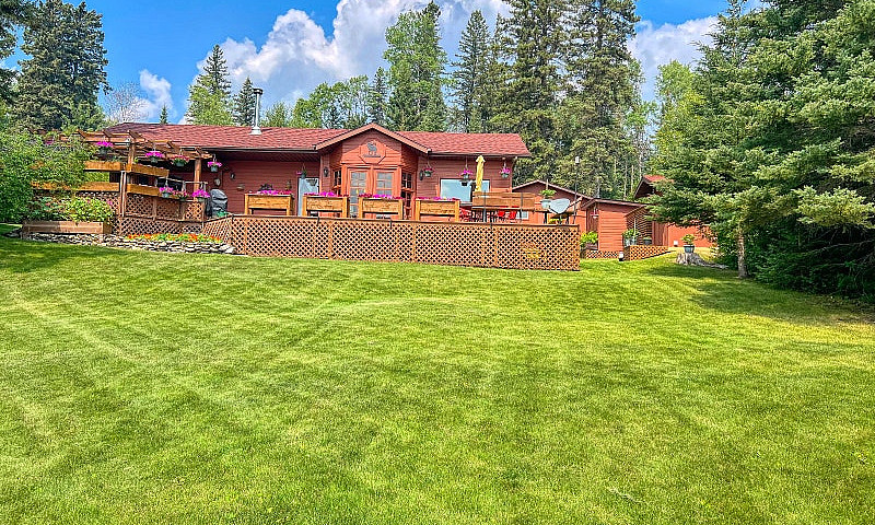 Cottage For Sale - D...
