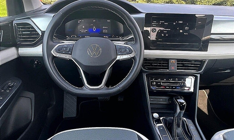 2025 Volkswagen Taos...