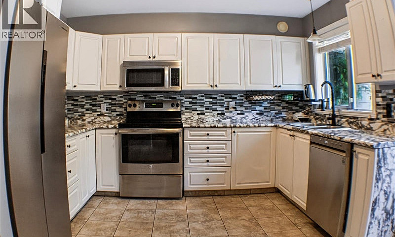 2 906 Admirals Rd Es...