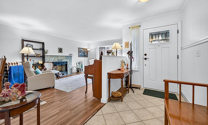 15276 95 Avenue Surr...