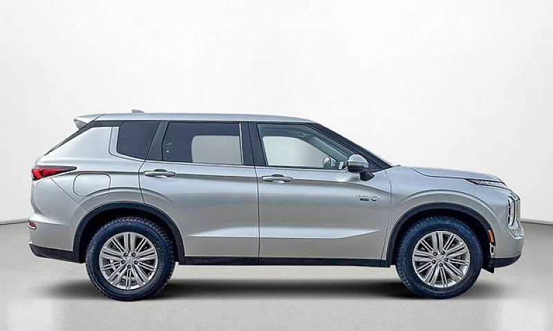 2023 Mitsubishi Outl...