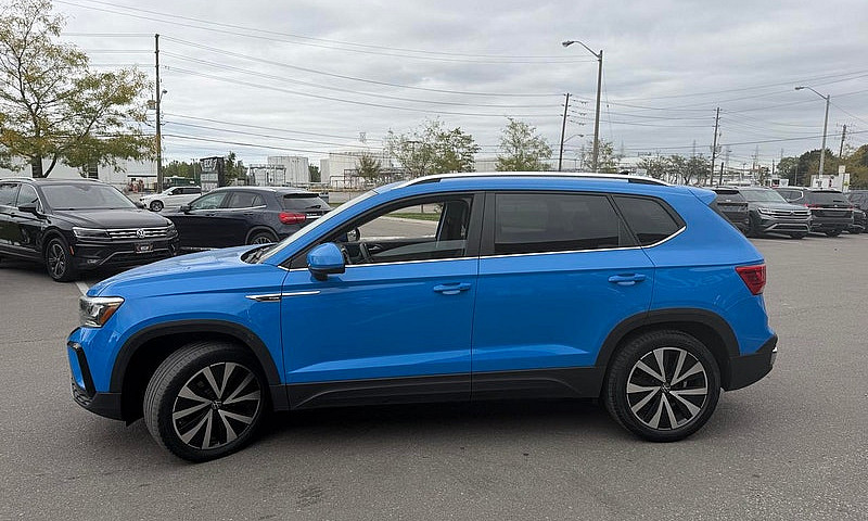 2023 Volkswagen Taos...