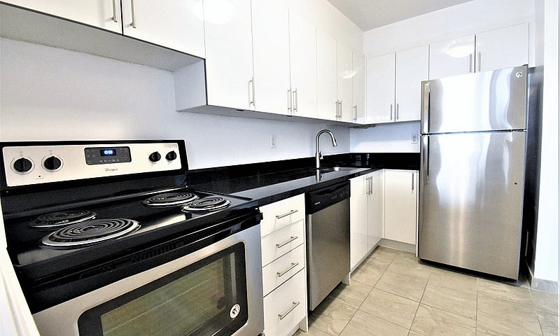Renovated 2 Bedroom ...
