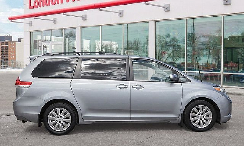 2012 Toyota Sienna L...