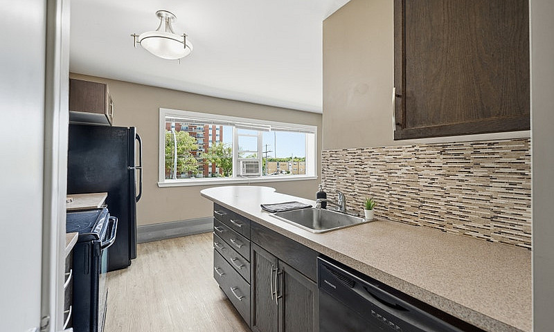 St. Vital - 2 Br - A...