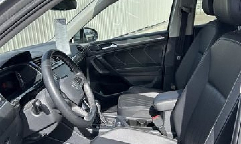 2022 Volkswagen Tigu...