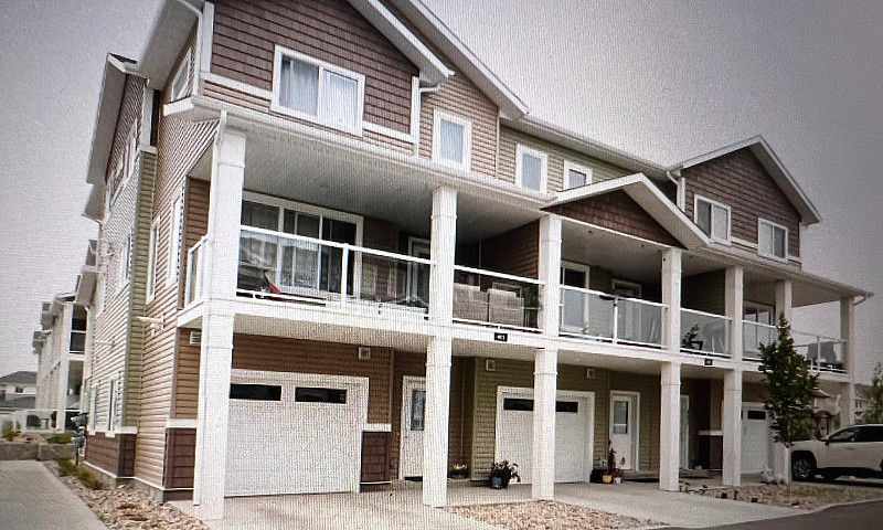 2 Bed, 2 Bath Townho...