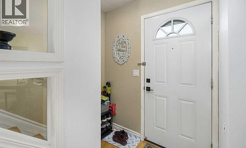 3, 195 Manora Place ...