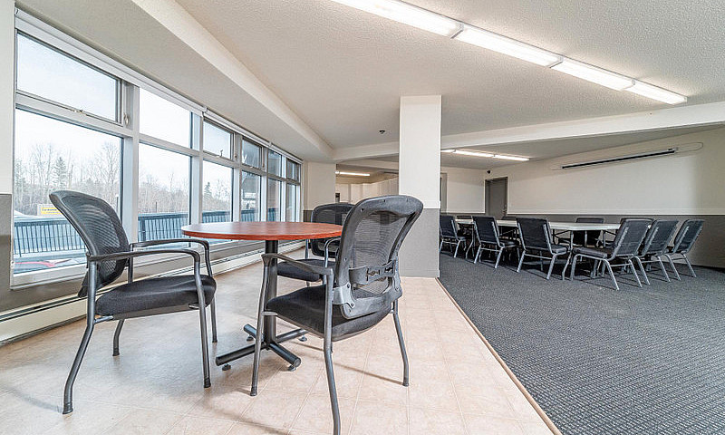 2 Bedroom - 5925 63 ...