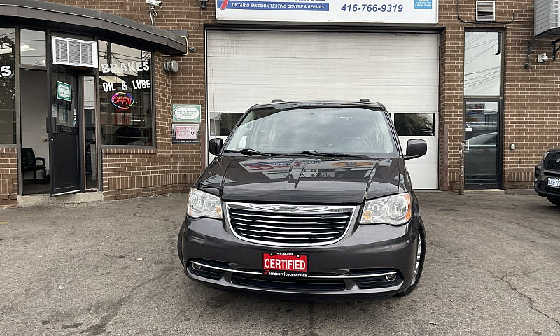 2015 Chrysler Town &...