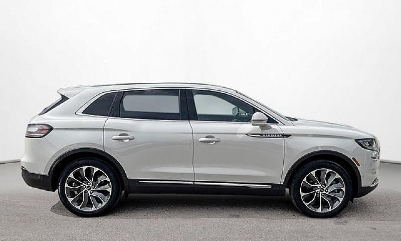 2022 Lincoln Nautilu...