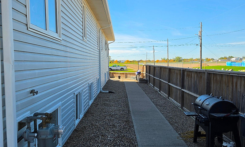 For Rent - Weyburn S...