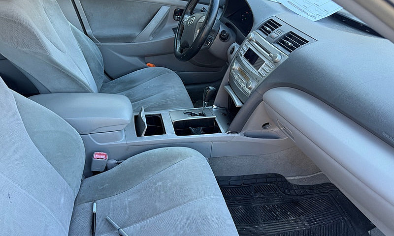 2010 Toyota Camry Hy...