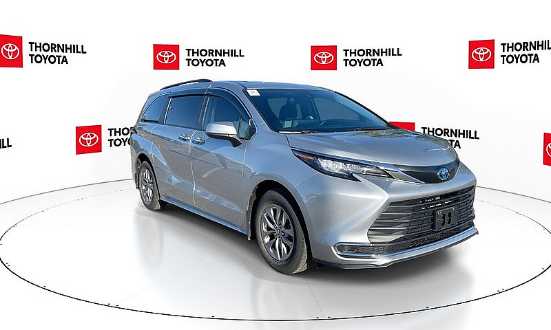 2023 Toyota Sienna X...