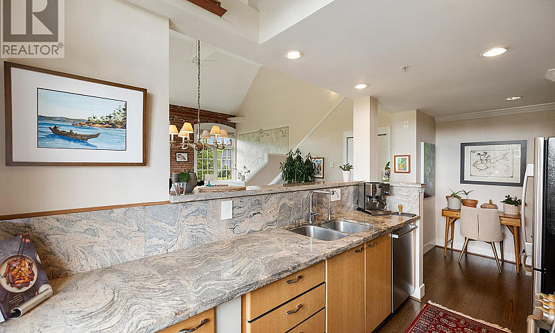 208 1811 W 16Th Aven...