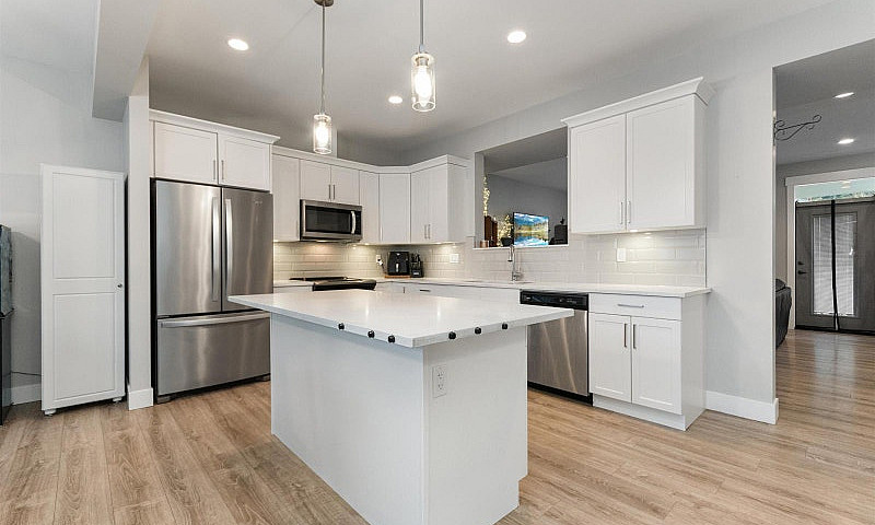 7 386 Pine Avenue, H...