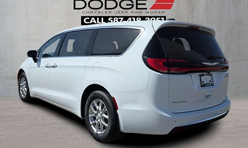 2026 Chrysler Pacifi...