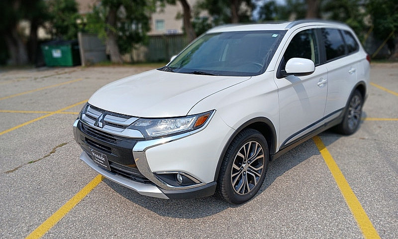 2018 Mitsubishi Outl...