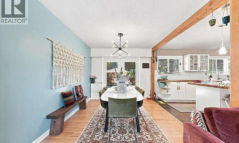 1617 Stella Place Po...