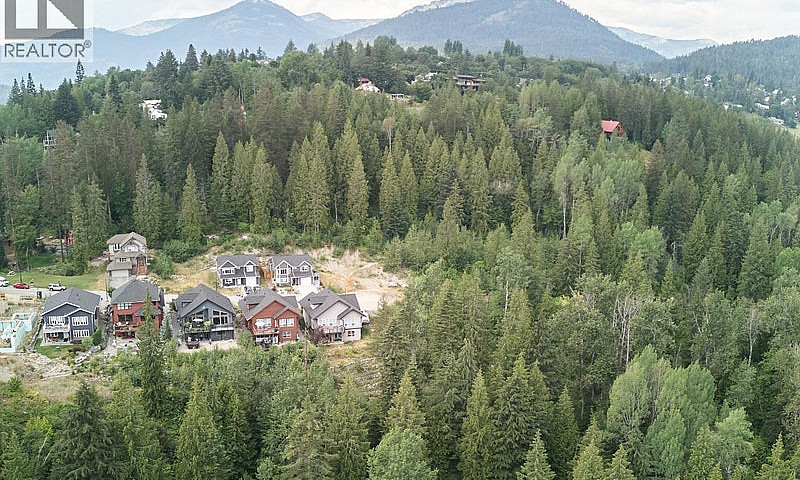2812 Cedar Crescent ...
