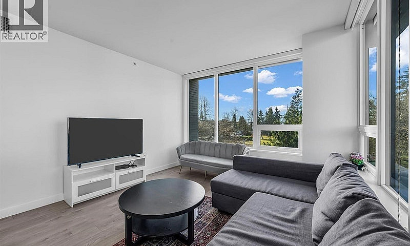 307 6463 Silver Aven...