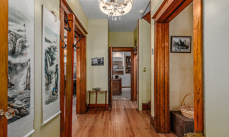 1116 Clifton Ave...