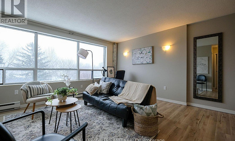 605 - 650 Cheapside ...