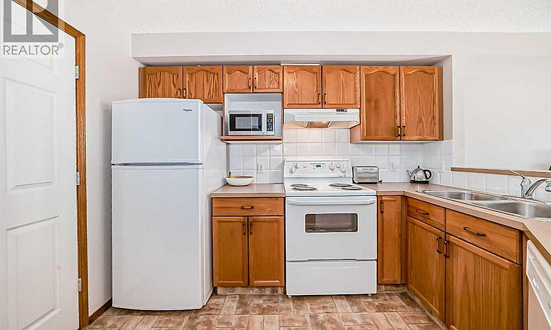 1215, 950 Arbour Lak...